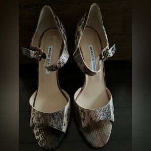 Manolo Blahnik size 7.5 leopard print 3.5 inch heels